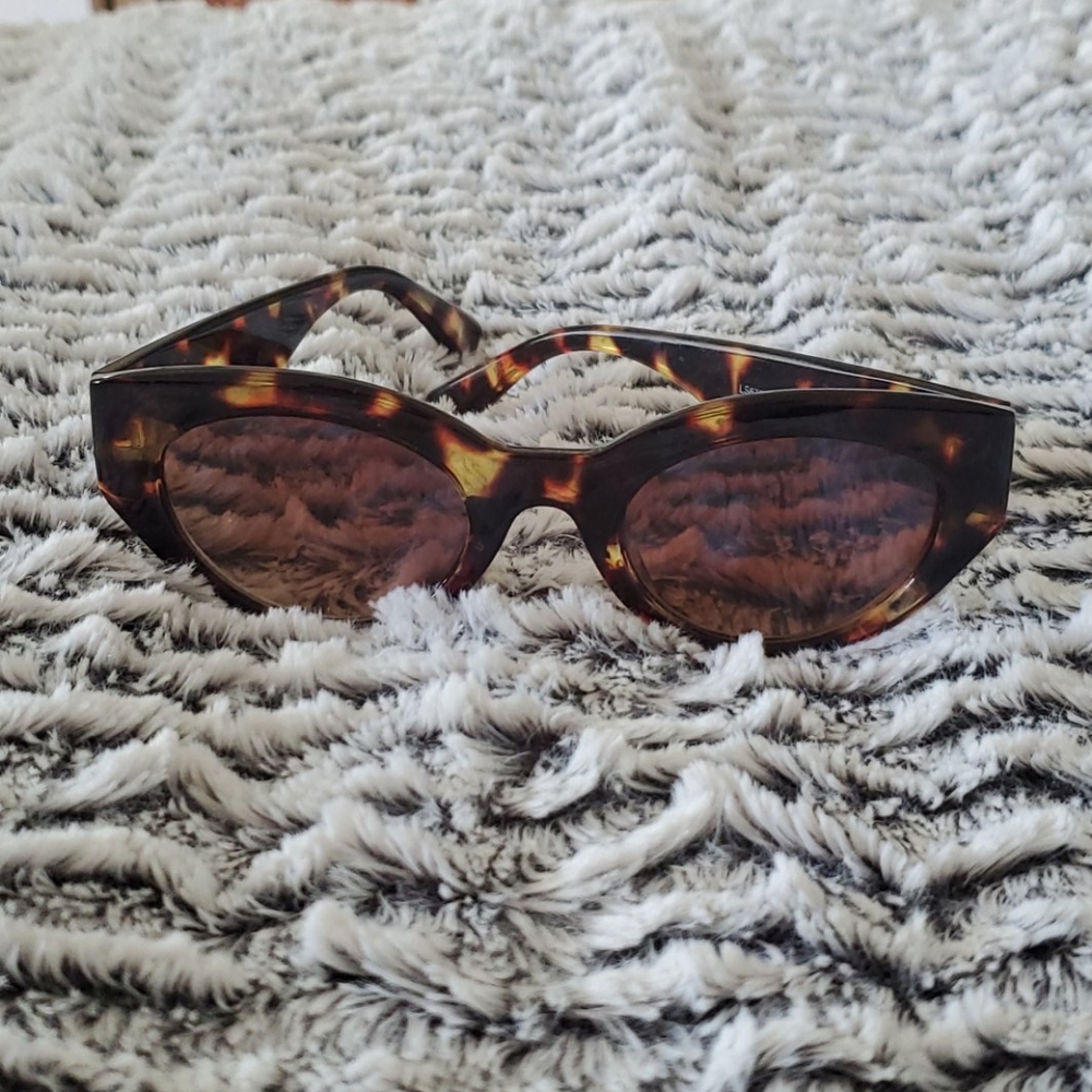 NWOT Tortoiseshell cat eye sunglasses